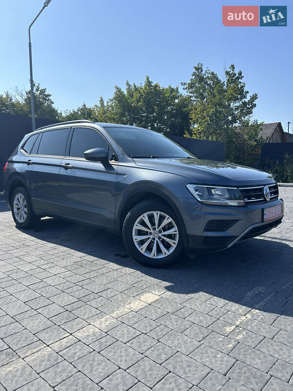 Внедорожник / Кроссовер Volkswagen Tiguan Allspace 2017 в Самборе
