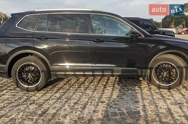Внедорожник / Кроссовер Volkswagen Tiguan Allspace 2018 в 