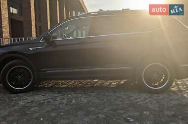 Внедорожник / Кроссовер Volkswagen Tiguan Allspace 2018 в 