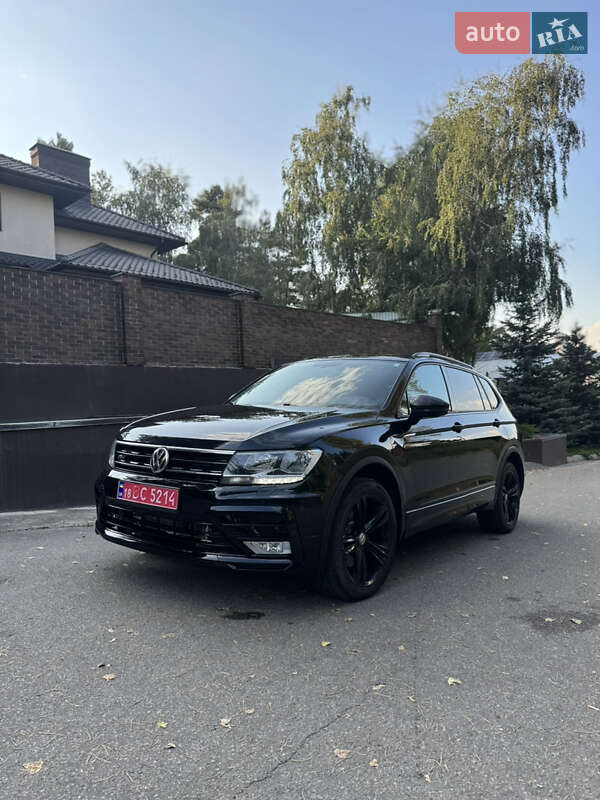 Внедорожник / Кроссовер Volkswagen Tiguan Allspace 2019 в 