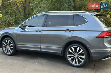 Внедорожник / Кроссовер Volkswagen Tiguan Allspace 2020 в 