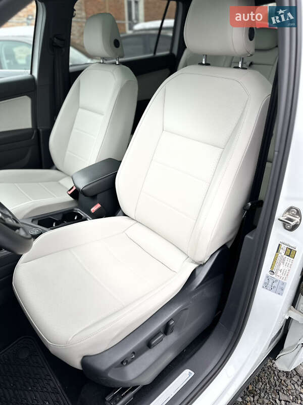 Внедорожник / Кроссовер Volkswagen Tiguan Allspace 2021 в Львове