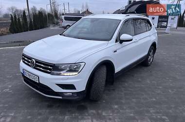 Внедорожник / Кроссовер Volkswagen Tiguan Allspace 2018 в Почаеве