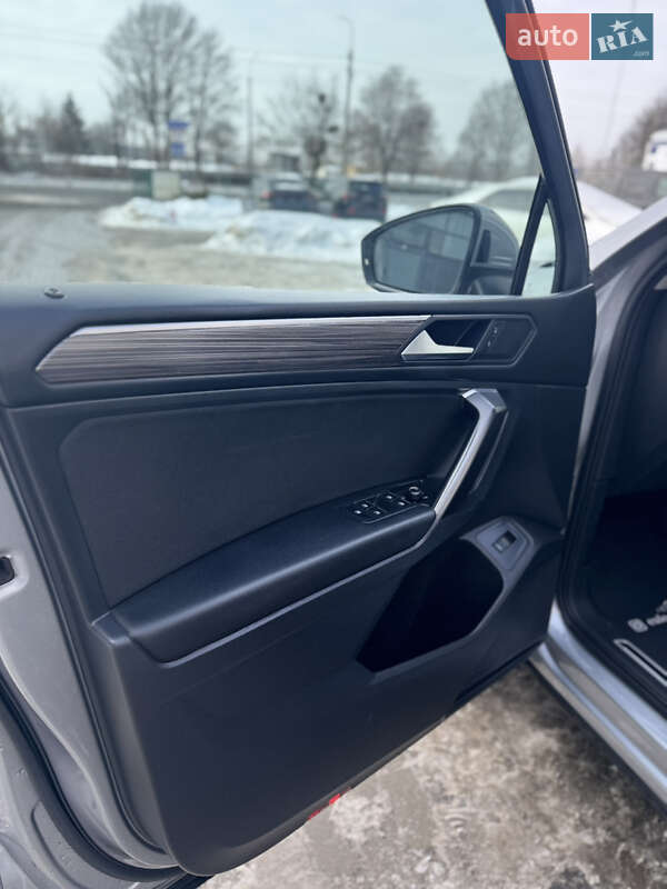 Внедорожник / Кроссовер Volkswagen Tiguan Allspace 2021 в Луцке