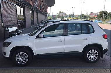 Внедорожник / Кроссовер Volkswagen Tiguan 2011 в Киеве