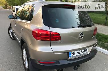 Внедорожник / Кроссовер Volkswagen Tiguan 2012 в Одессе