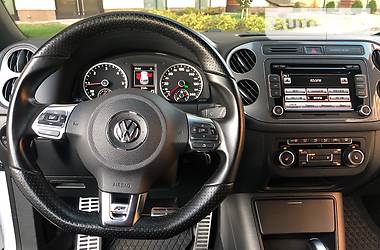 Позашляховик / Кросовер Volkswagen Tiguan 2015 в Києві