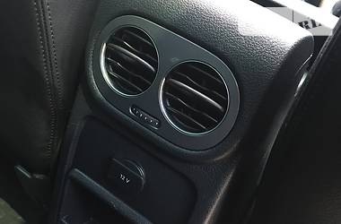 Позашляховик / Кросовер Volkswagen Tiguan 2016 в 
