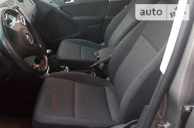 Позашляховик / Кросовер Volkswagen Tiguan 2011 в 