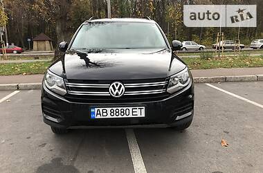 Позашляховик / Кросовер Volkswagen Tiguan 2015 в 