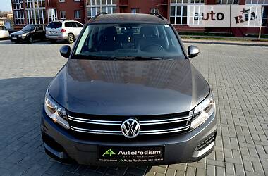 Внедорожник / Кроссовер Volkswagen Tiguan 2016 в Николаеве