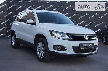 Позашляховик / Кросовер Volkswagen Tiguan 2013 в 