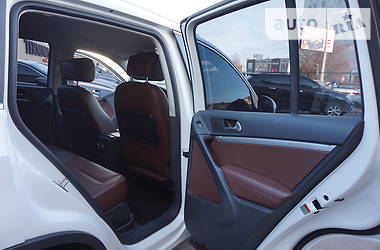 Позашляховик / Кросовер Volkswagen Tiguan 2013 в 