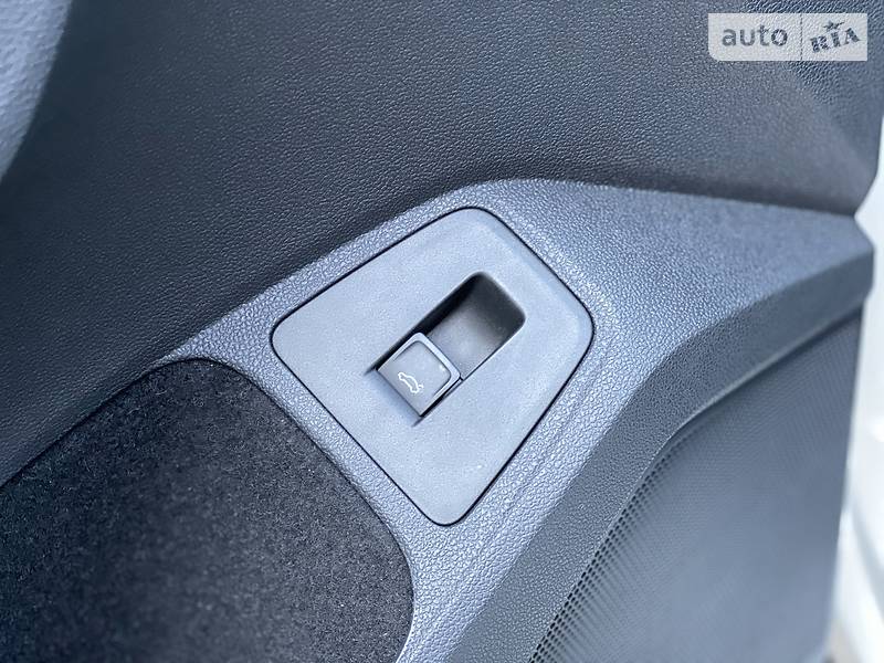 Позашляховик / Кросовер Volkswagen Tiguan 2016 в Рівному