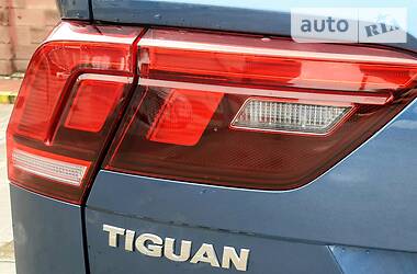 Позашляховик / Кросовер Volkswagen Tiguan 2017 в 