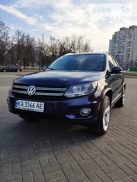 Позашляховик / Кросовер Volkswagen Tiguan 2015 в 