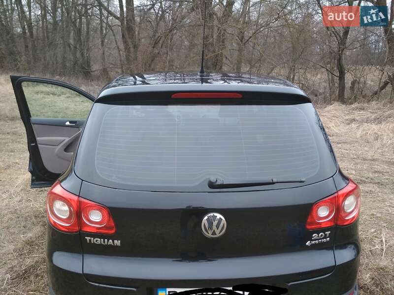 Внедорожник / Кроссовер Volkswagen Tiguan 2010 в Полтаве
