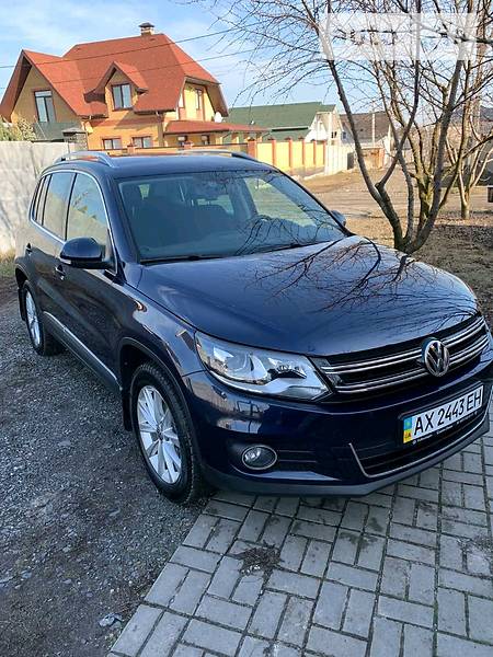 Позашляховик / Кросовер Volkswagen Tiguan 2014 в Харкові