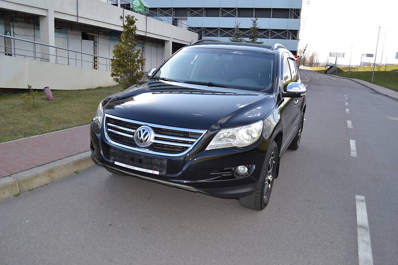 Позашляховик / Кросовер Volkswagen Tiguan 2010 в 