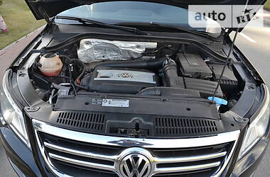 Позашляховик / Кросовер Volkswagen Tiguan 2010 в 