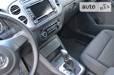 Позашляховик / Кросовер Volkswagen Tiguan 2010 в 