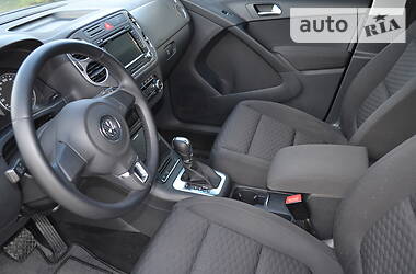 Позашляховик / Кросовер Volkswagen Tiguan 2010 в 