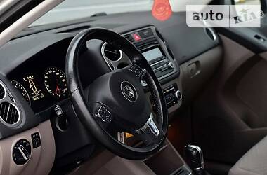 Позашляховик / Кросовер Volkswagen Tiguan 2010 в Львові