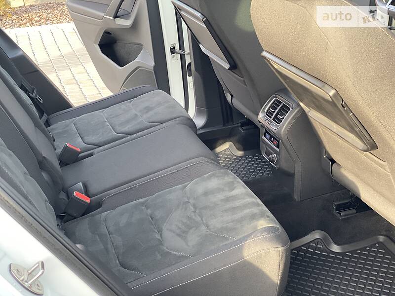 Позашляховик / Кросовер Volkswagen Tiguan 2016 в Рівному