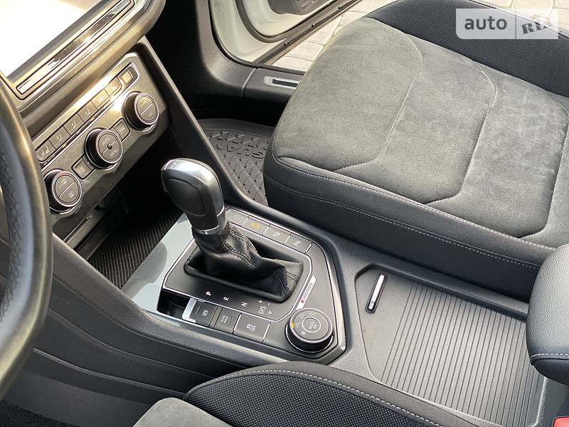 Позашляховик / Кросовер Volkswagen Tiguan 2016 в Рівному