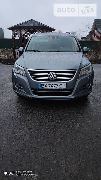 Позашляховик / Кросовер Volkswagen Tiguan 2010 в 