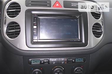 Внедорожник / Кроссовер Volkswagen Tiguan 2009 в 