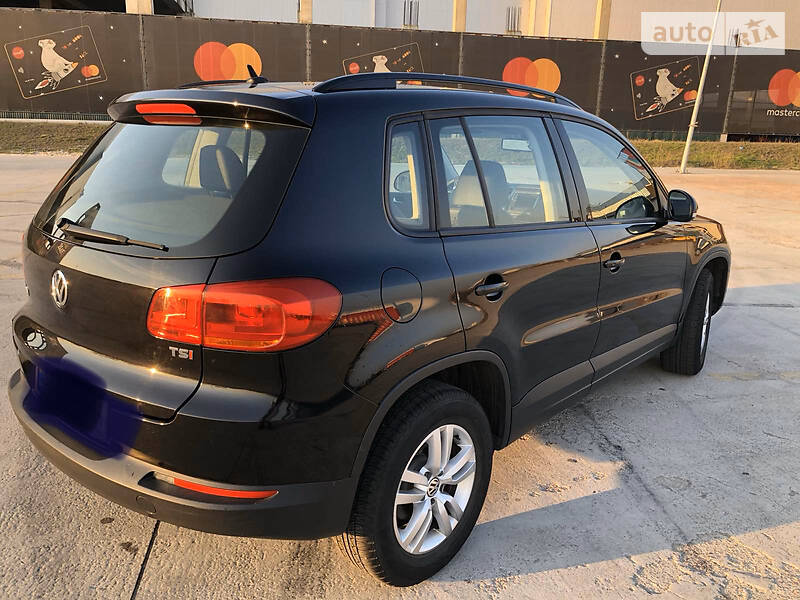Позашляховик / Кросовер Volkswagen Tiguan 2016 в Києві