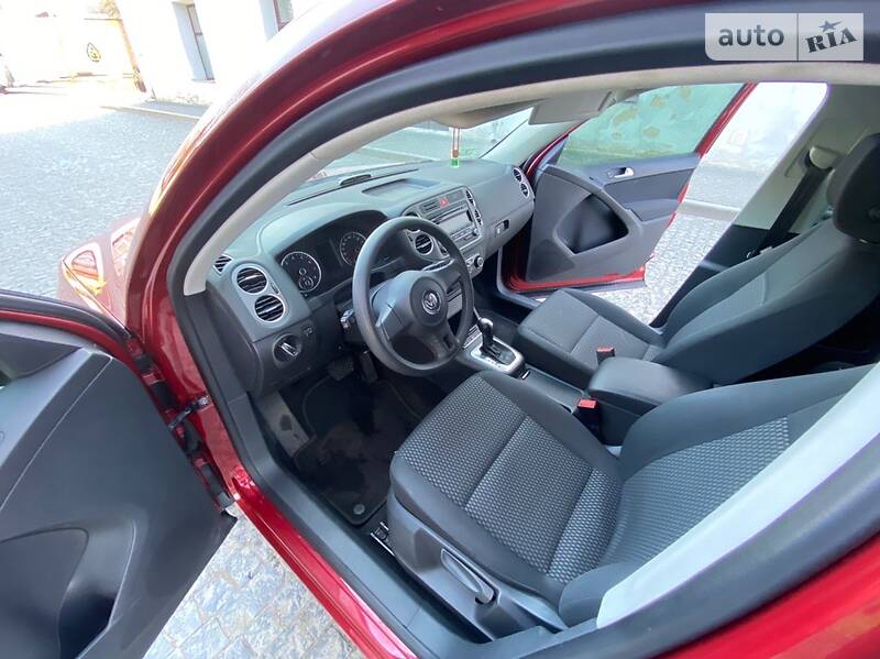 Позашляховик / Кросовер Volkswagen Tiguan 2011 в Луцьку