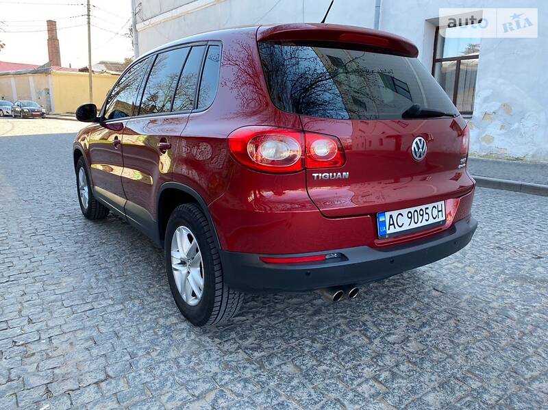 Позашляховик / Кросовер Volkswagen Tiguan 2011 в Луцьку