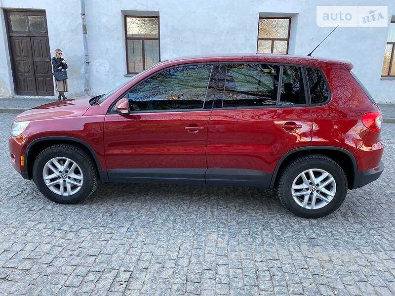 Позашляховик / Кросовер Volkswagen Tiguan 2011 в Луцьку