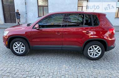 Позашляховик / Кросовер Volkswagen Tiguan 2011 в 