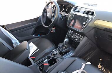 Позашляховик / Кросовер Volkswagen Tiguan 2019 в 