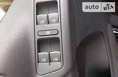 Позашляховик / Кросовер Volkswagen Tiguan 2013 в 