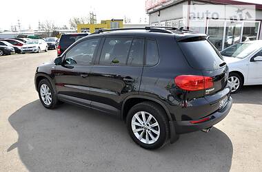 Позашляховик / Кросовер Volkswagen Tiguan 2017 в 
