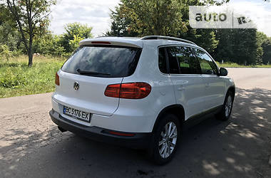 Позашляховик / Кросовер Volkswagen Tiguan 2011 в 