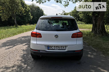 Позашляховик / Кросовер Volkswagen Tiguan 2011 в 