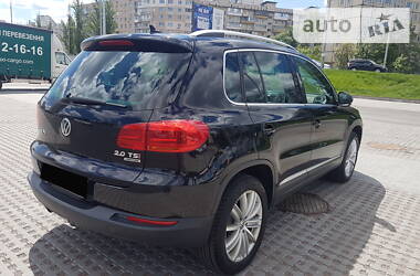 Позашляховик / Кросовер Volkswagen Tiguan 2013 в 