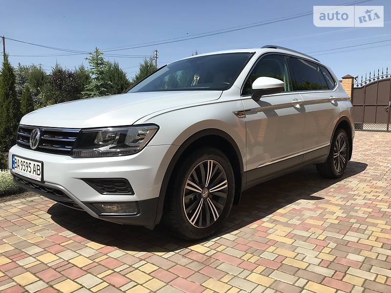 Внедорожник / Кроссовер Volkswagen Tiguan 2017 в Кропивницком