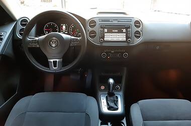 Позашляховик / Кросовер Volkswagen Tiguan 2015 в 