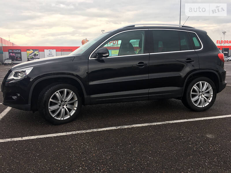 Внедорожник / Кроссовер Volkswagen Tiguan 2008 в Ровно