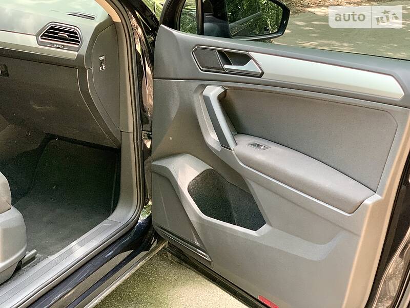 Позашляховик / Кросовер Volkswagen Tiguan 2017 в Києві