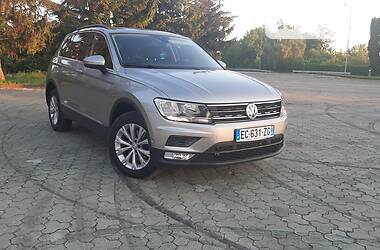 Внедорожник / Кроссовер Volkswagen Tiguan 2016 в Дубно