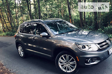 Позашляховик / Кросовер Volkswagen Tiguan 2015 в 