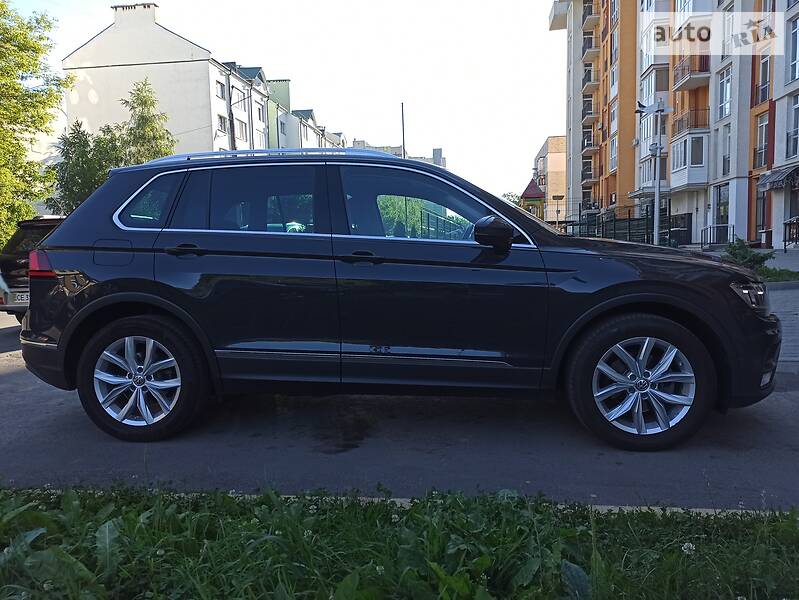 Позашляховик / Кросовер Volkswagen Tiguan 2016 в Чернівцях