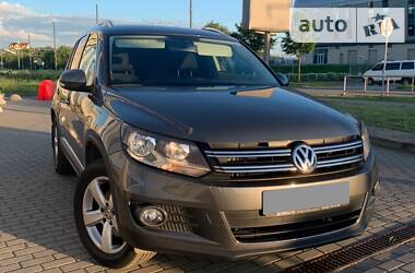 Внедорожник / Кроссовер Volkswagen Tiguan 2015 в Львове